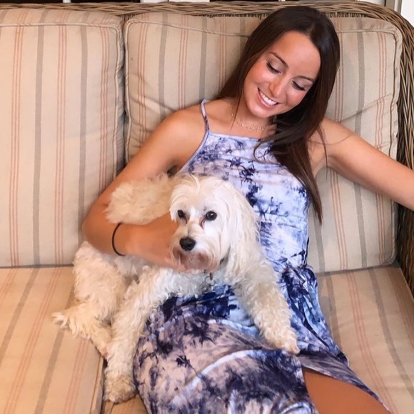 Meet your Posher, Alyssa - Picture 3 of 3